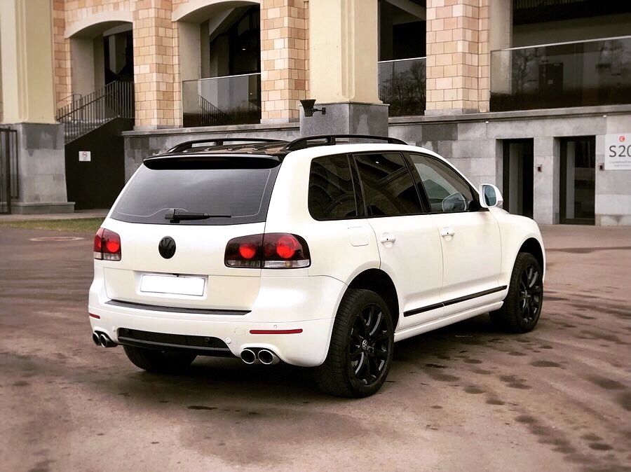 2023款途锐经典和曜黑哪个耐看,老款途锐帅气视频