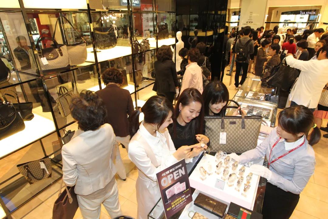 千亿市值梦碎跌至4亿美元,趣店转型做奢侈品卖白菜价,你敢下单吗?