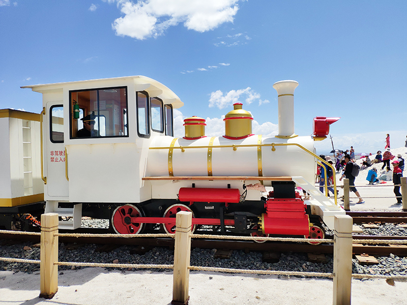 茶卡盐湖天空之镜离青海湖多远,大西北茶卡盐湖翡翠湖