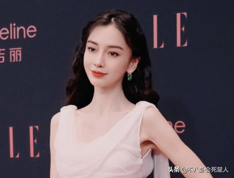 金晨颖儿姜妍环球影视城,金晨穿礼服超瘦