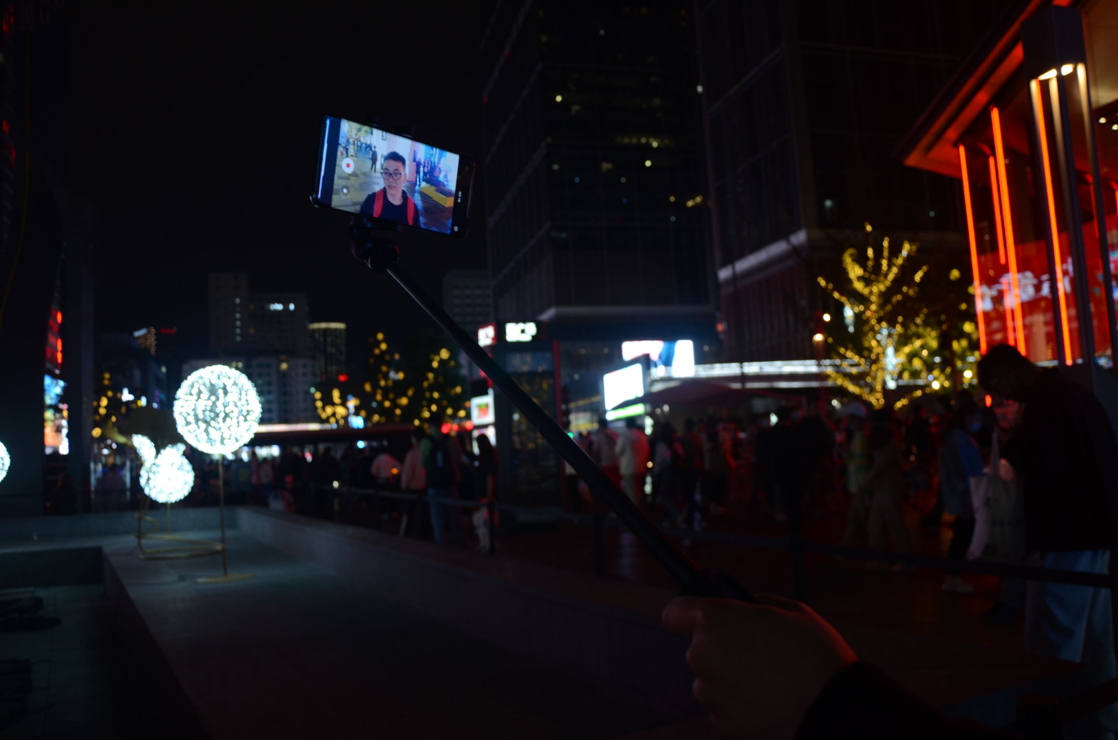 现在自拍杆为什么用的少了,现在还流行用自拍杆吗