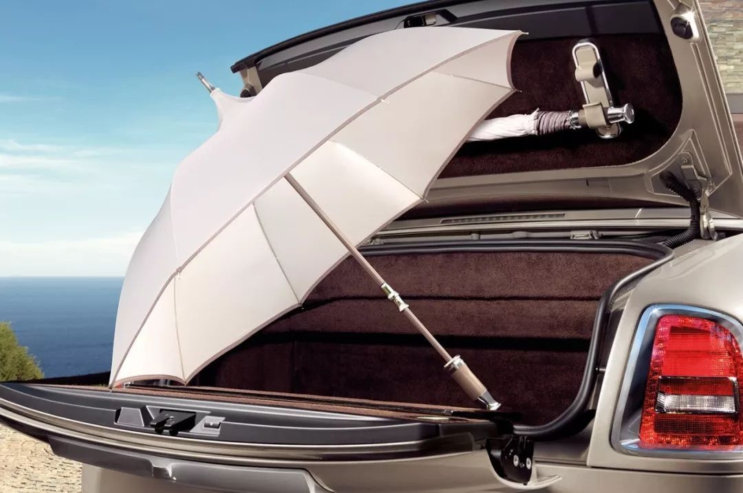 劳斯莱斯雨伞十块钱一把是真的吗,劳斯莱斯一把伞就值10万