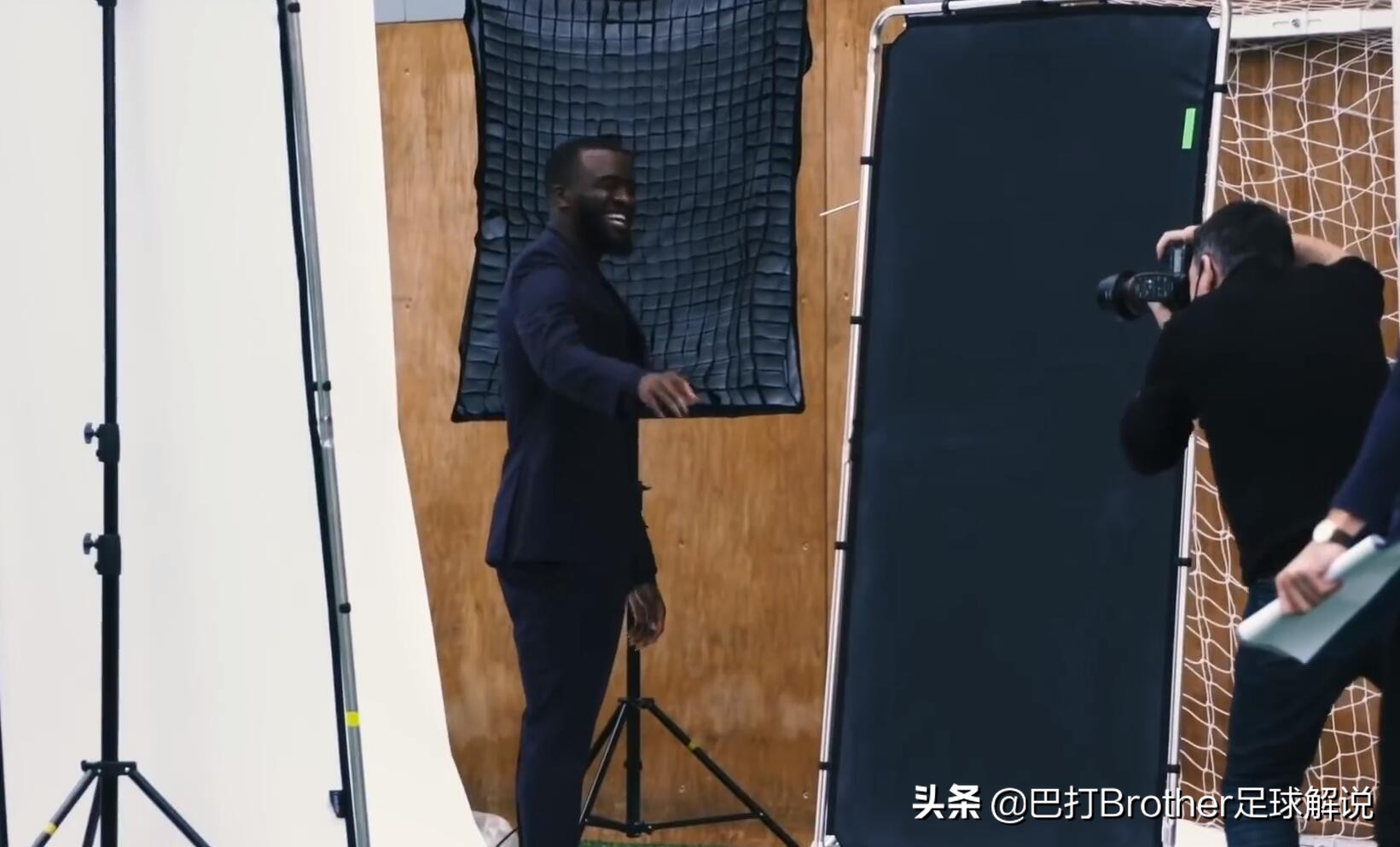 这玩意我不在行！热刺定妆照孙兴慜现场指导恩东贝莱，羰基：罢了