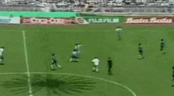 回顾球王马拉多纳,一代球王马拉多纳传奇