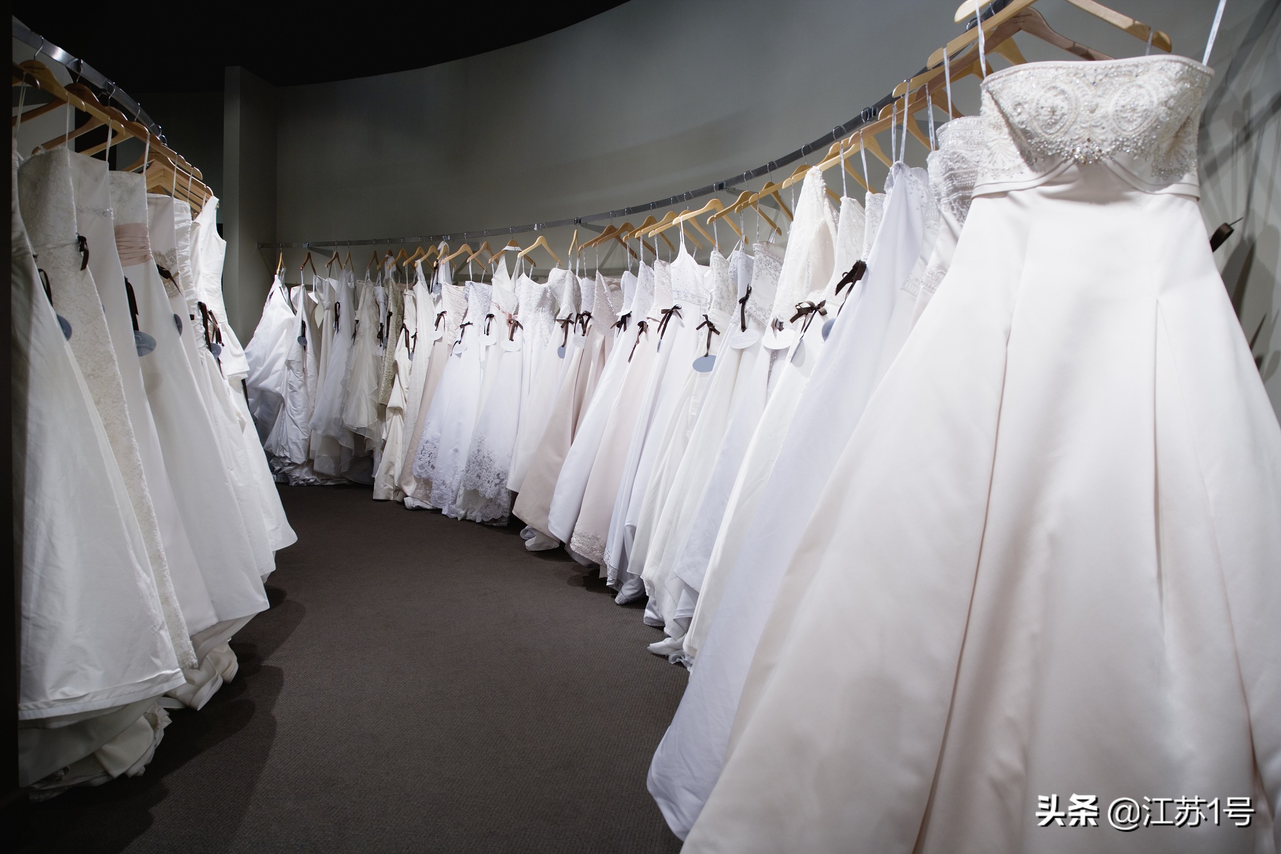 苏州买衣服逛的地方有哪些,去苏州必买的衣服