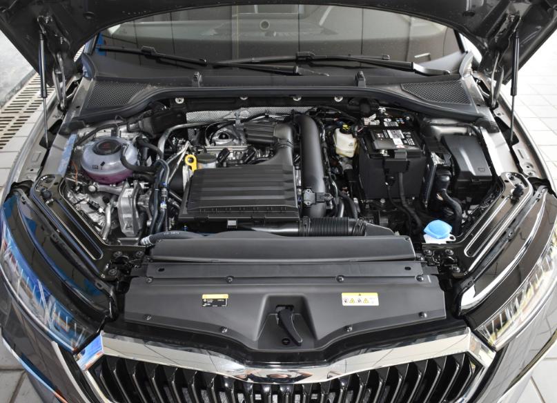 动力好省油耐用操控好的家用车suv,最省油的紧凑级家用轿车试驾