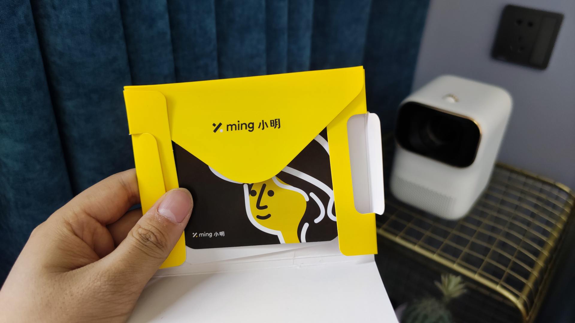 小明q1特别版智能投影仪,小明q1pro投影仪和极米newz6比较