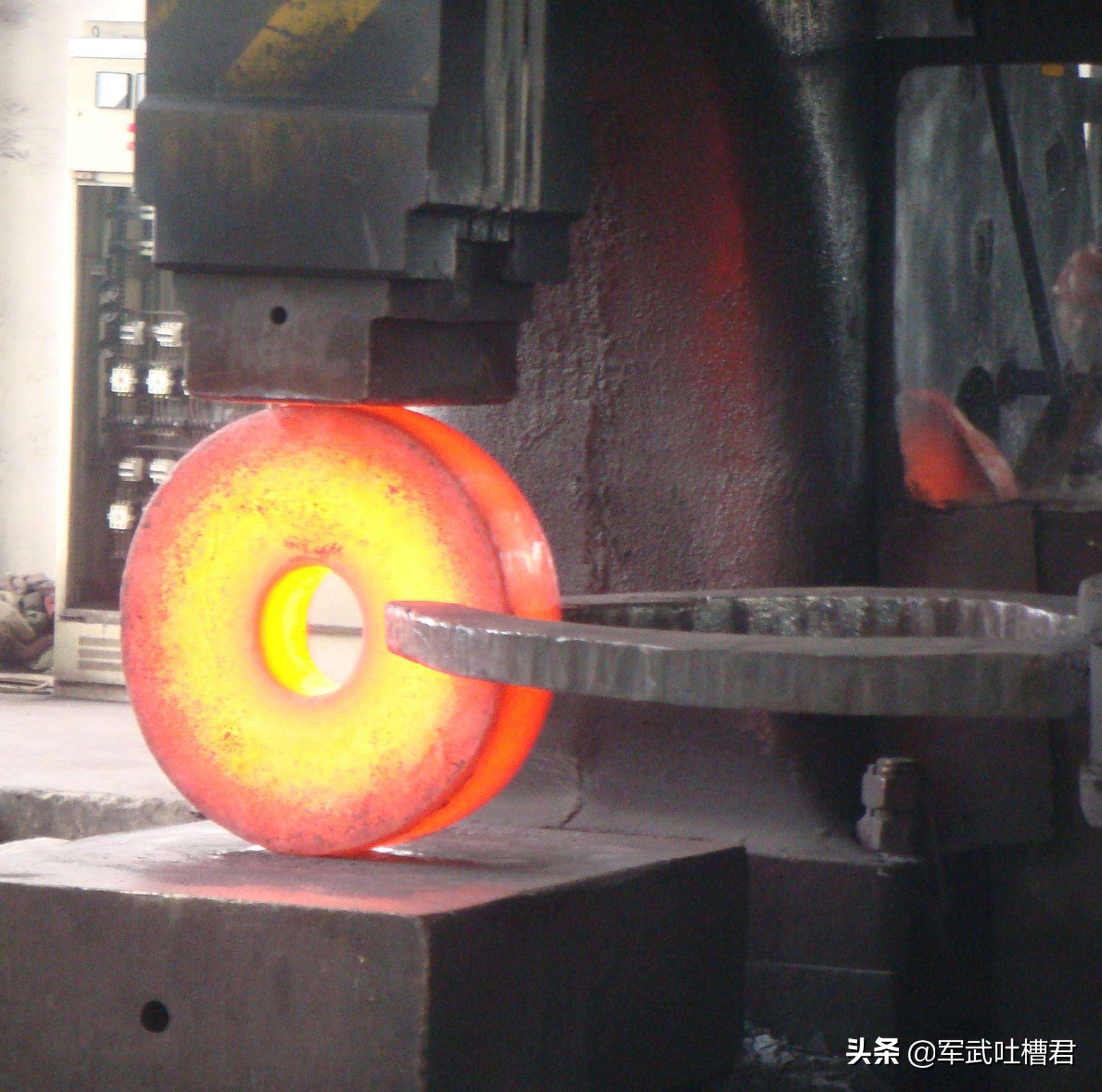 潜艇耐压壳原理,潜艇耐压壳结构