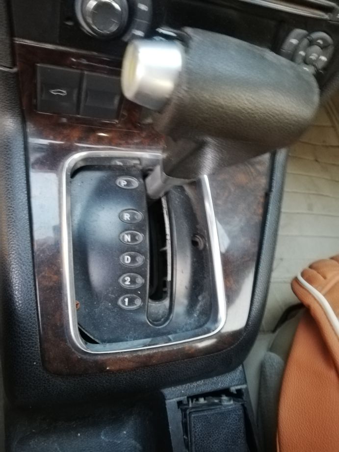 自动挡汽车从p挡拉到d挡一拉到底,自动挡从p挡挂到d挡很重