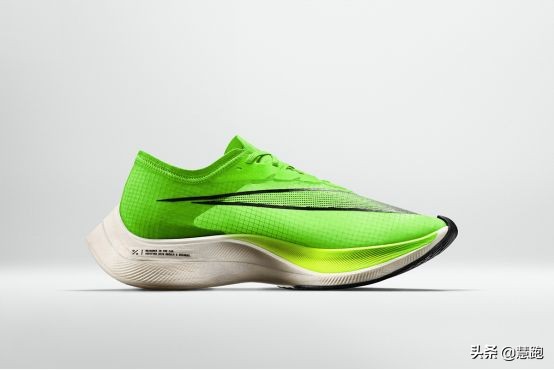 碳板回弹有劲的跑鞋,碳板推进力很强的碳板跑鞋