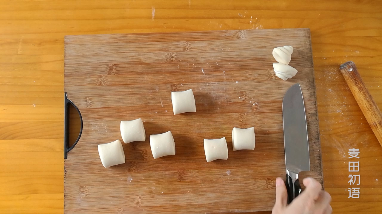 香味十足的奶香馒头，超级松软有弹性，不坑洼不缩皱的秘密都在这