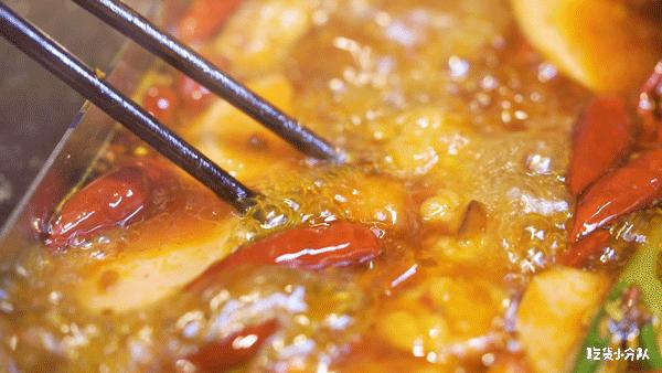 排队归排队，这店名你念的对吗？