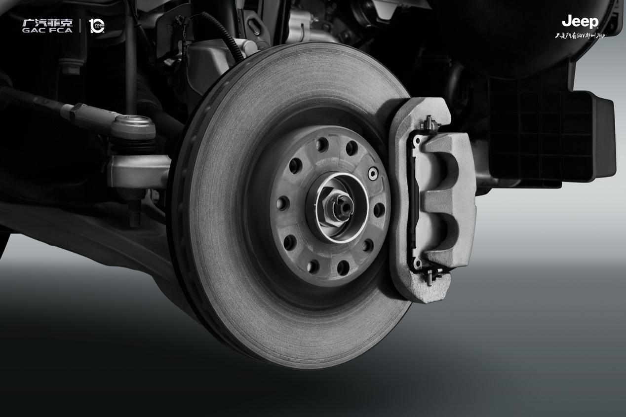 广汽菲克jeep解剖视频,广汽菲克jeep主气囊拆解