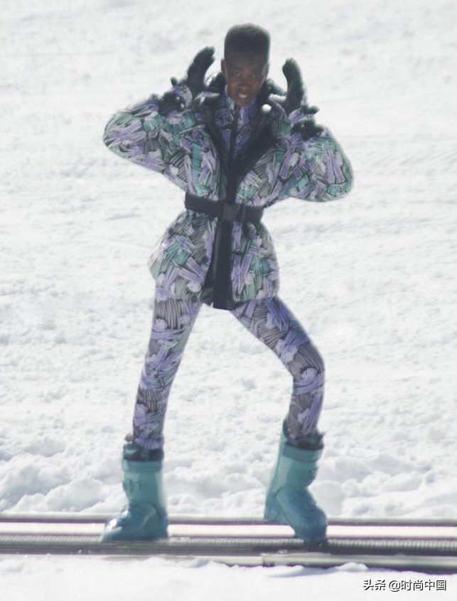 滑雪装备入坑报价,滑雪服穿什么好看