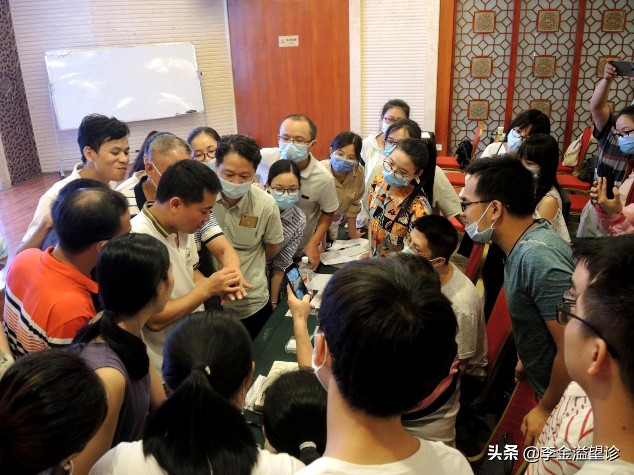 又是一夜未眠！看看摊主怎么搞