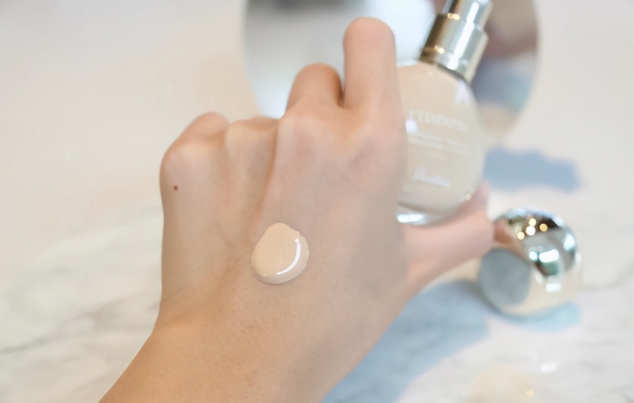 四色粉底液排行榜前十名,芭比波朗虫草和ysl逆龄粉底液