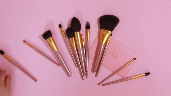 我都不敢想象化完妆后有多好看,化完妆丑了