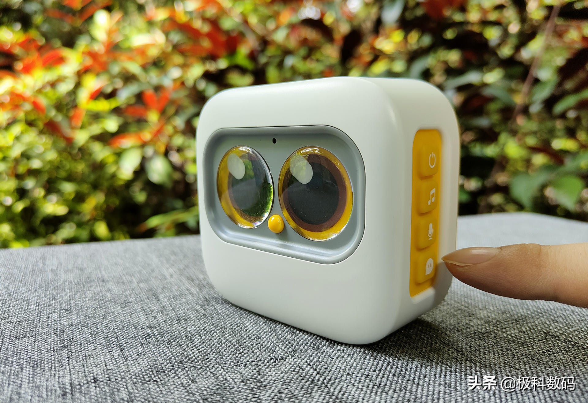 Luka盒你听智能故事机深度体验，迷你轻巧，考虑周到有点不一样