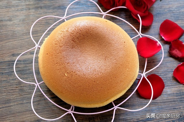 不用面粉做蛋糕只用鸡蛋和牛奶,低糖蛋糕的做法烤箱