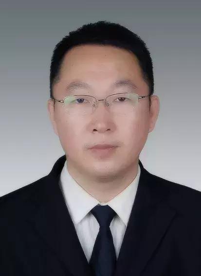 「拿掉」胸上的「漏斗」，让这个孩子挺起胸膛