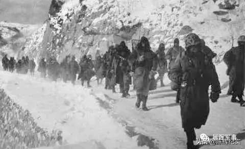 长津湖志愿军打美军影视片段,志愿军长津湖战役画面