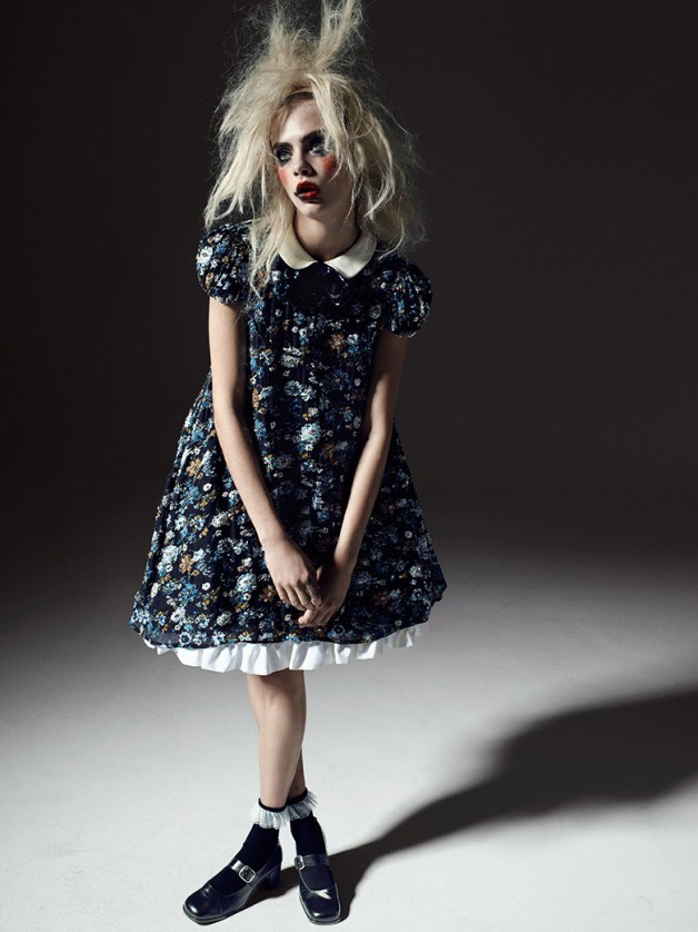 甜！英国贵族超模爱上美国女演员，机场热吻，狂撒狗粮