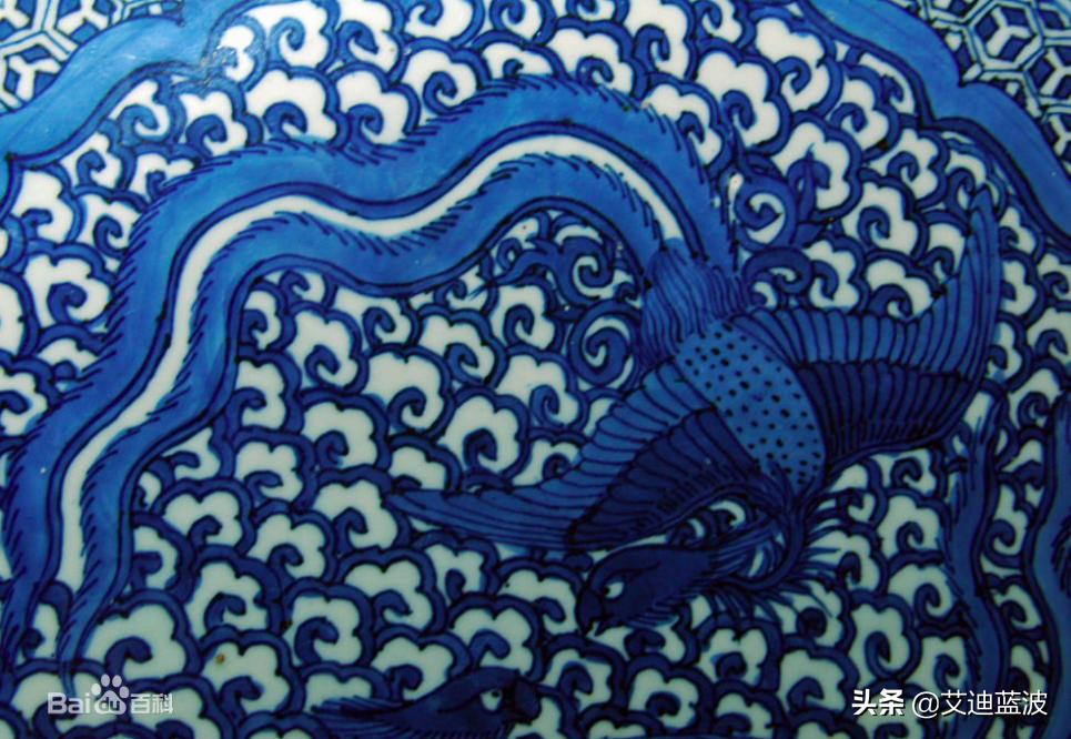 不同时期青花瓷底足施釉,青花瓷器用什么样的釉料