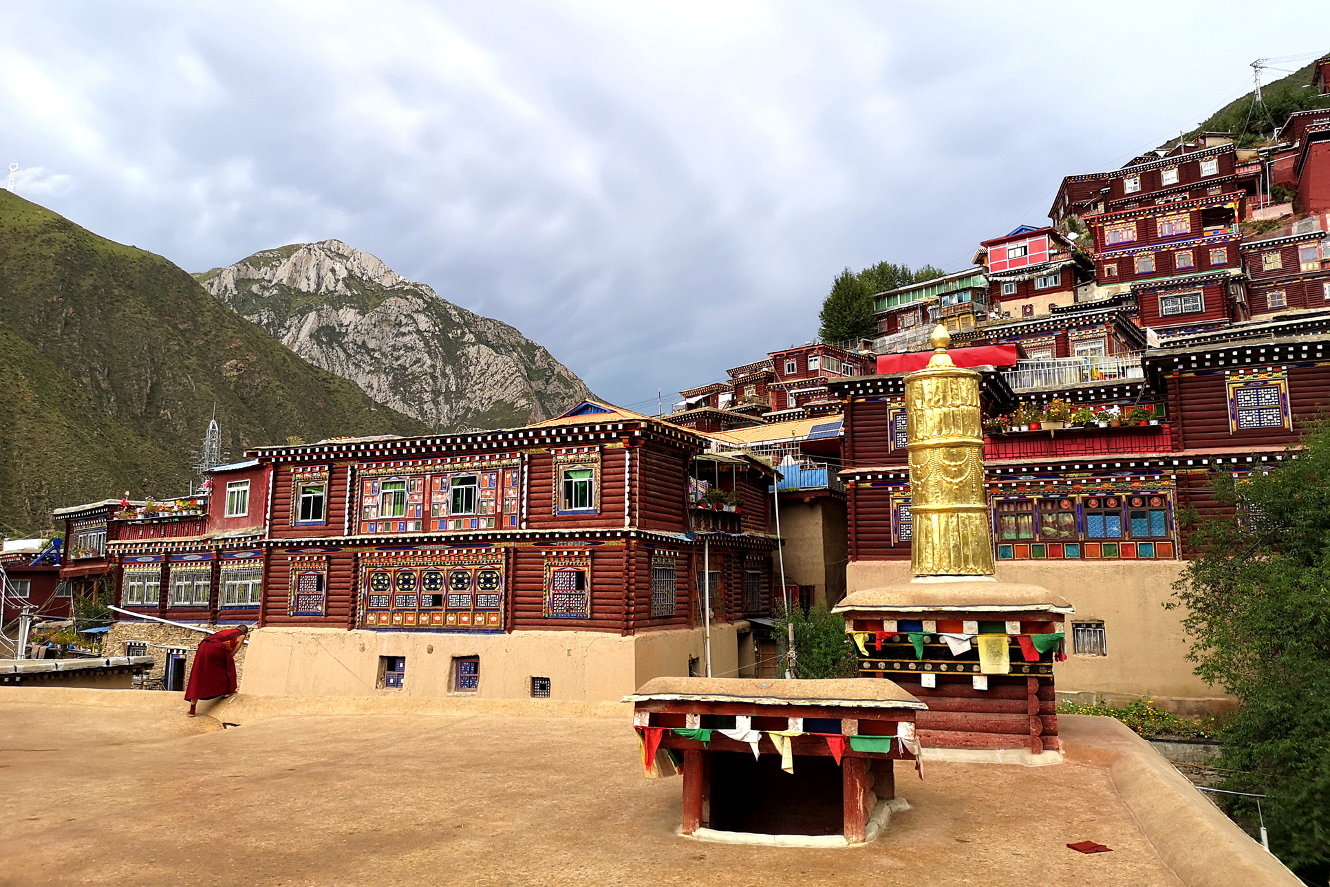 德格印经院经书哪个比较好,甘孜县到德格印经院有多远