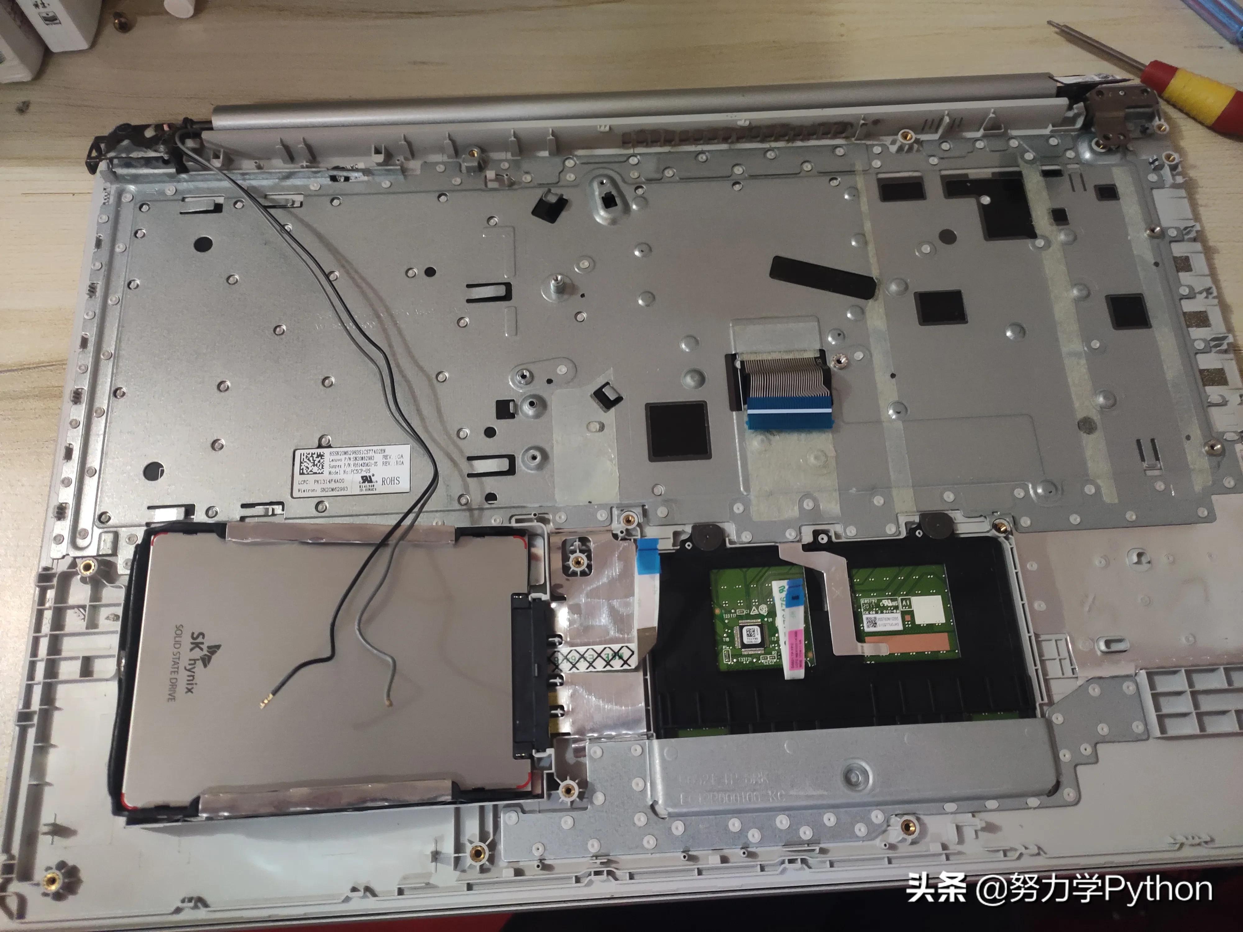 笔记本屏轴坏了要换壳吗,笔记本电脑c壳坏了怎么处理