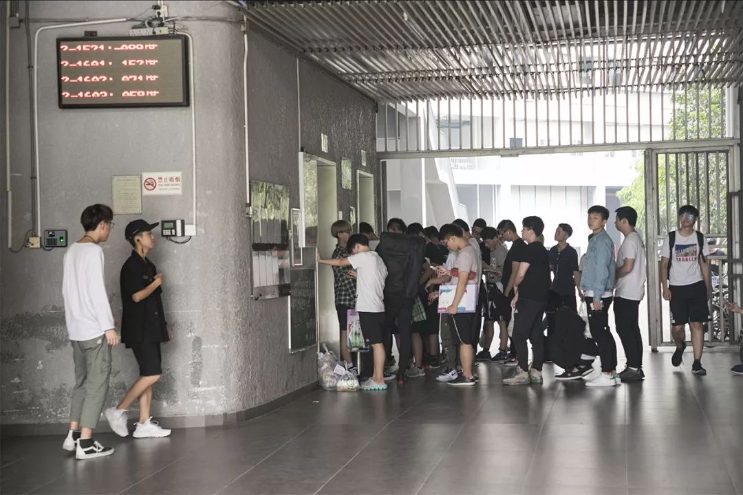 深圳有个建在“空中”的大学，拍照美到爆！