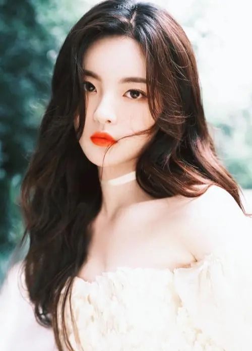 鞠婧祎4000年一遇美少女秒变,鞠婧祎和杨超越照片