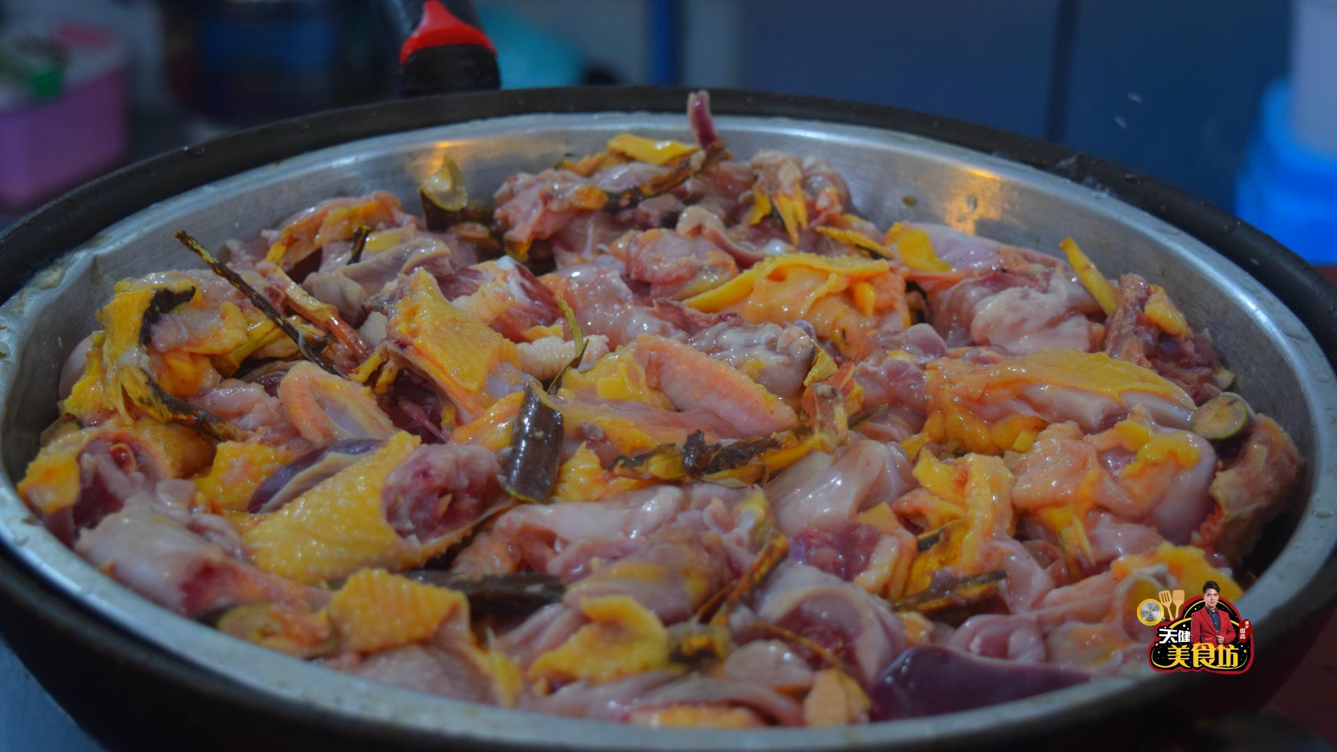 煲土鸡放五指毛桃好不好,广东台山五指毛桃盐焗土鸡