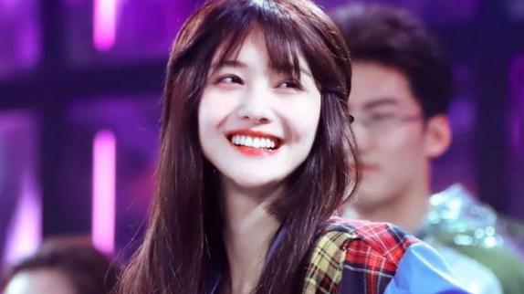 花800抢了郑爽3万的表，回头还骂郑爽缺心眼，网友：吃相太难看