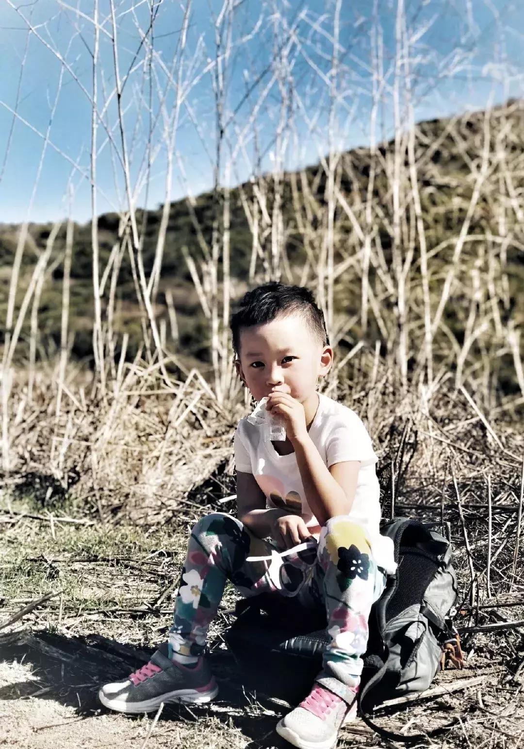 带孩子徒步穿越戈壁无人区,带女儿进沙漠的乐嘉