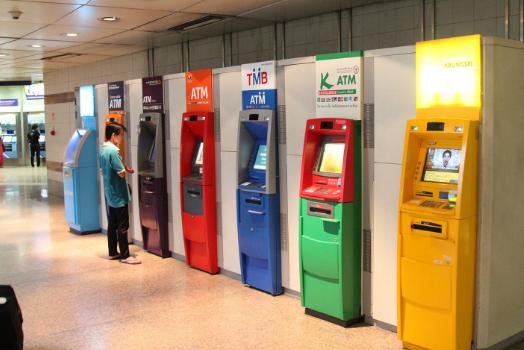 泰国留学怎么兑换泰铢,兑换泰铢最划算的方法