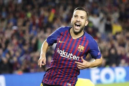 梅西C罗统治足坛这么多年,阻碍足球发展?就像周杰伦一样不背锅