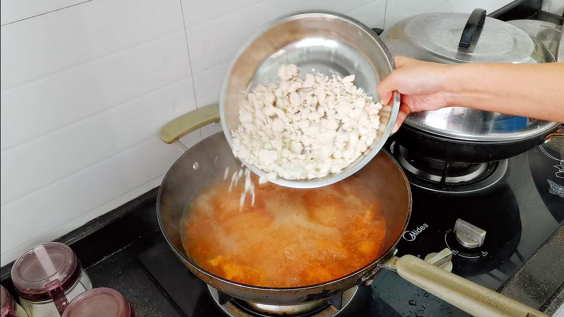 怎样做疙瘩汤才筋道好吃,怎样做疙瘩汤好吃教程