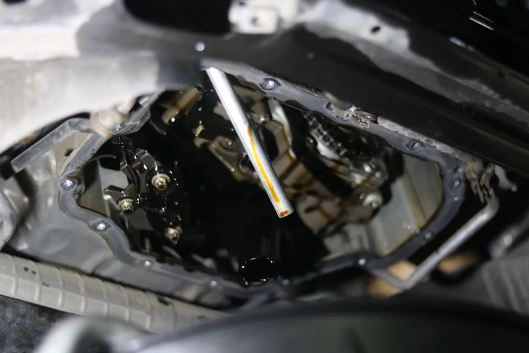 奔驰w221升级新款w222s450外观,老款奔驰w211e260翻新整备