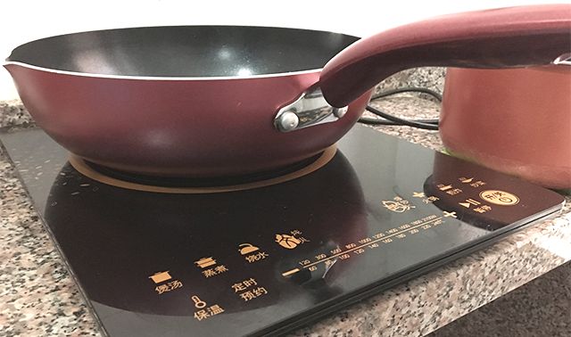 孕妇躺着玩手机头会不会晕,孕妇一玩手机就头晕