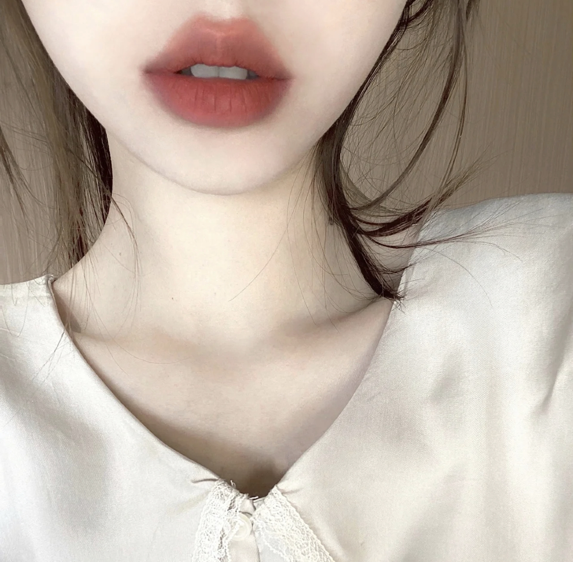 又显白又好看的口红色号,比较润且显白的口红