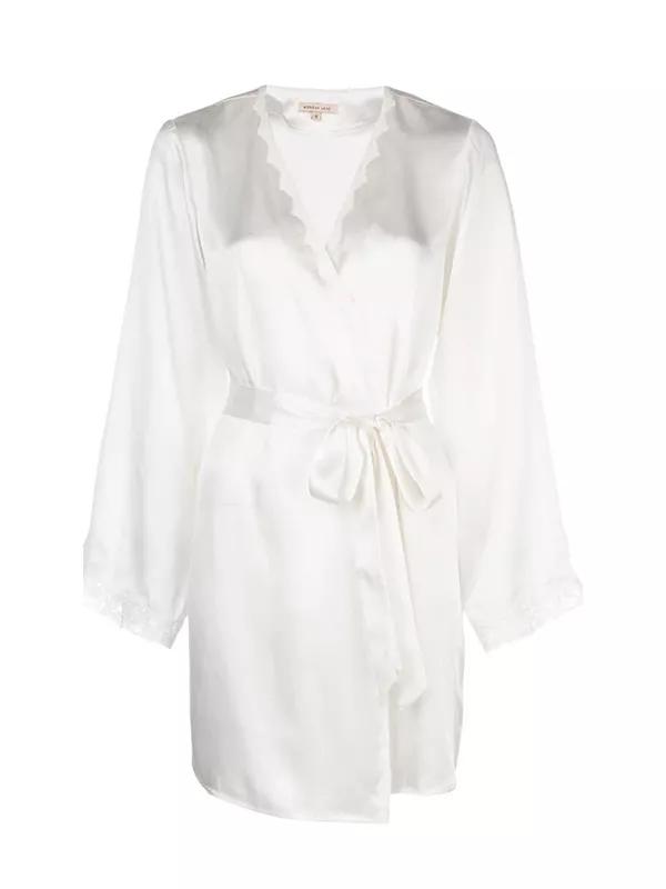 即使不出门也要穿出睡衣的别致,穿睡衣成了一种时尚