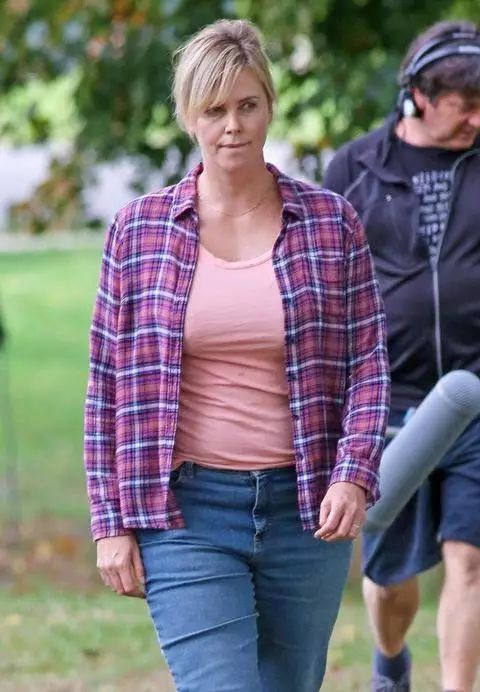 43岁大妈也能变小仙女,40岁还能美回20岁吗