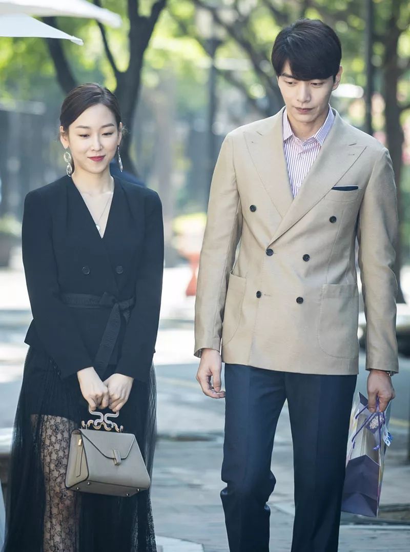 明明是女主却拿了女二的剧本,拿着女主剧本硬生生弄成女配