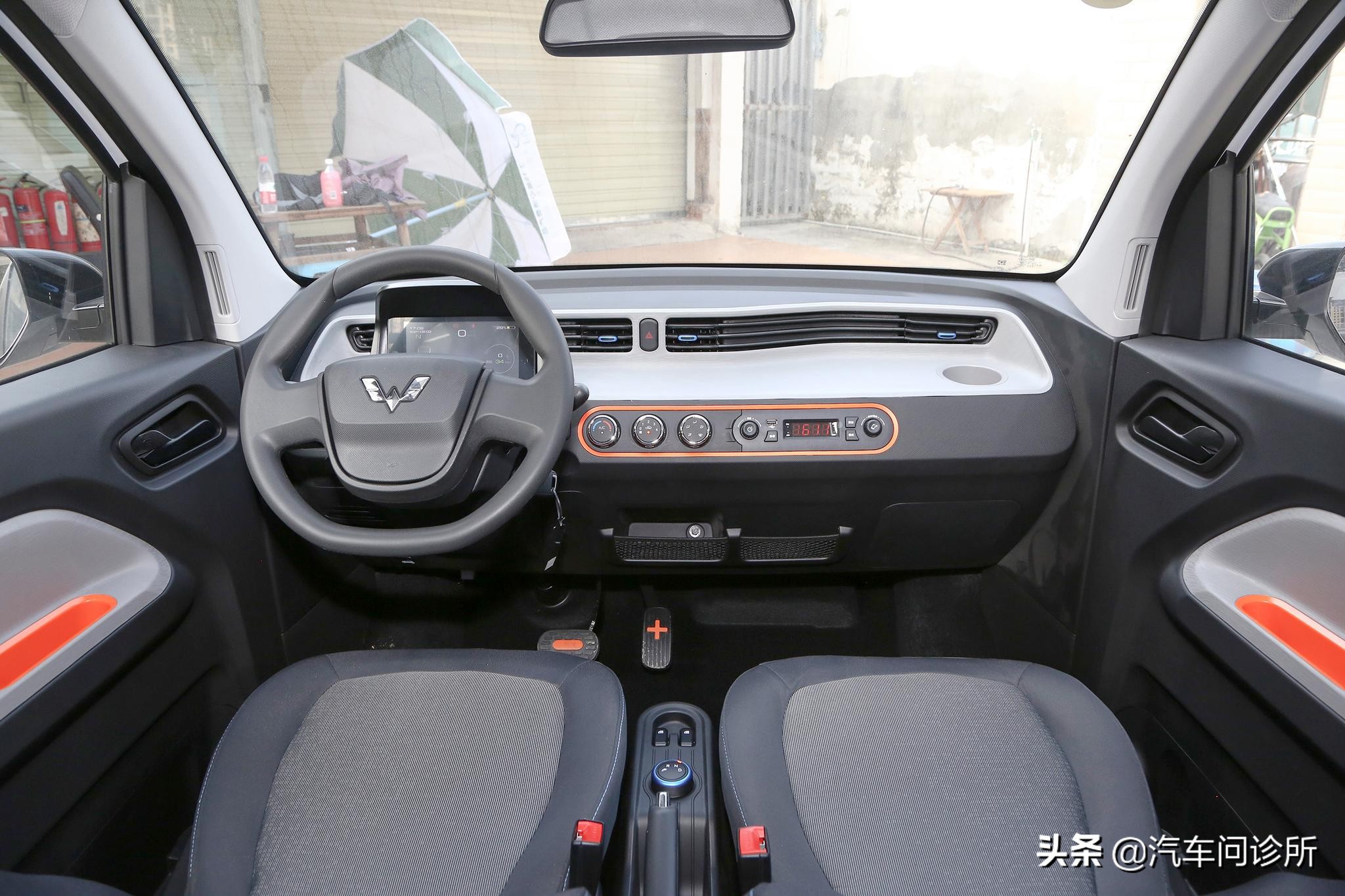 混动和纯电动汽车该如何选择,混动和纯电动汽车有什么区别