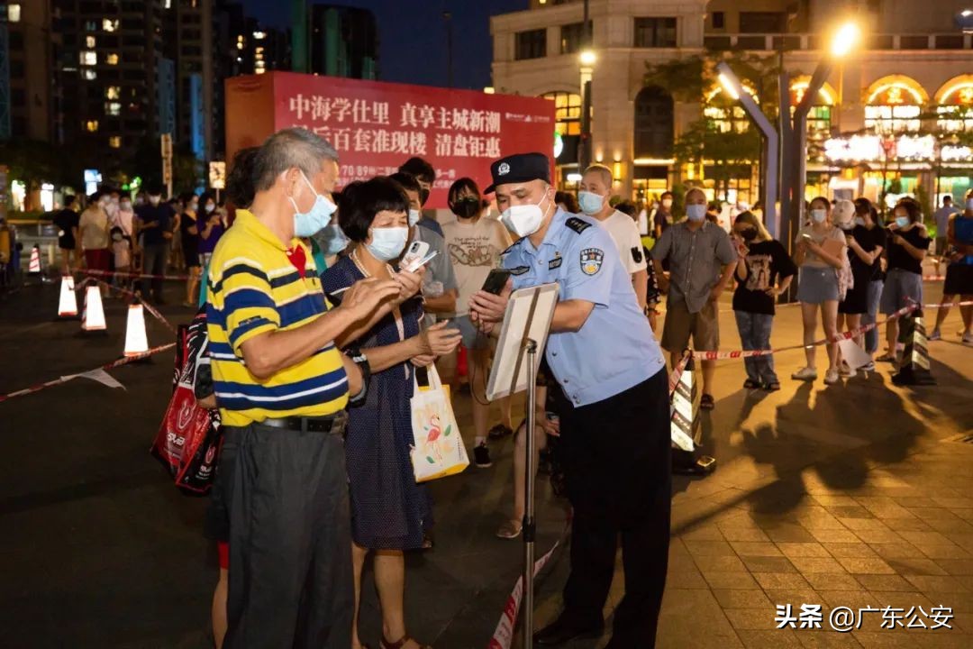大雪纷飞坚守在抗疫一线的视频,深夜零下七度坚守抗疫一线