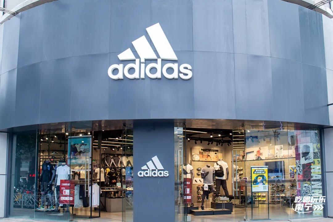 深受年轻人喜爱商品,深受年轻人喜爱的快消品