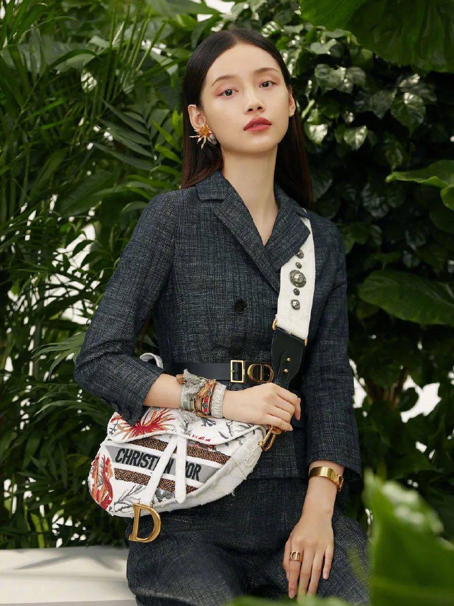 给迪奥一个机会，它就能带你邂逅浪漫秘境