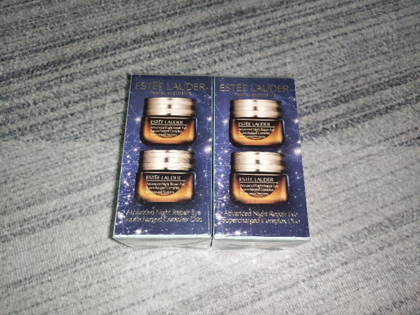 雅诗兰黛抗蓝光熬夜抗皱眼霜,雅诗兰黛抗蓝光眼霜眼睛很干很皱