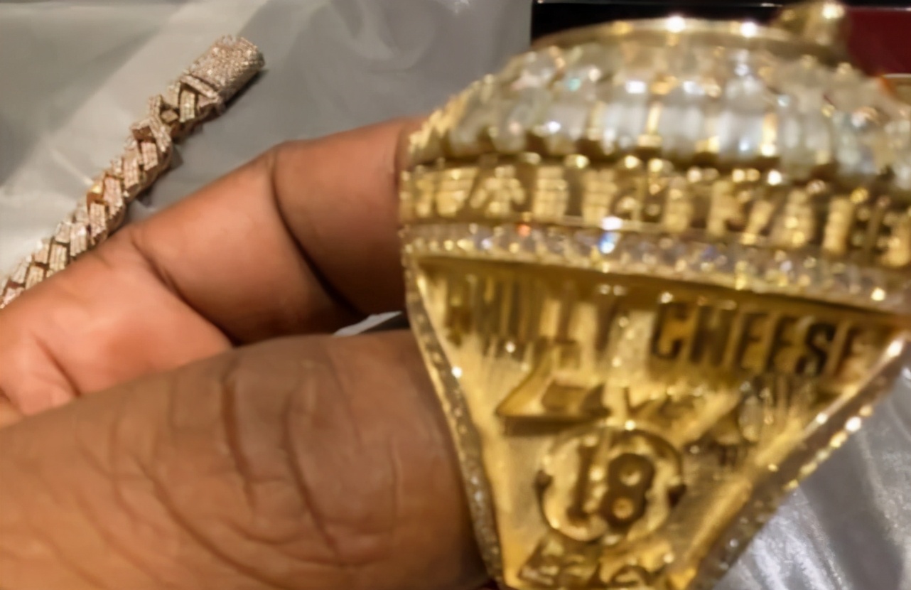 维特斯冠军戒指图片,维特斯拿冠军