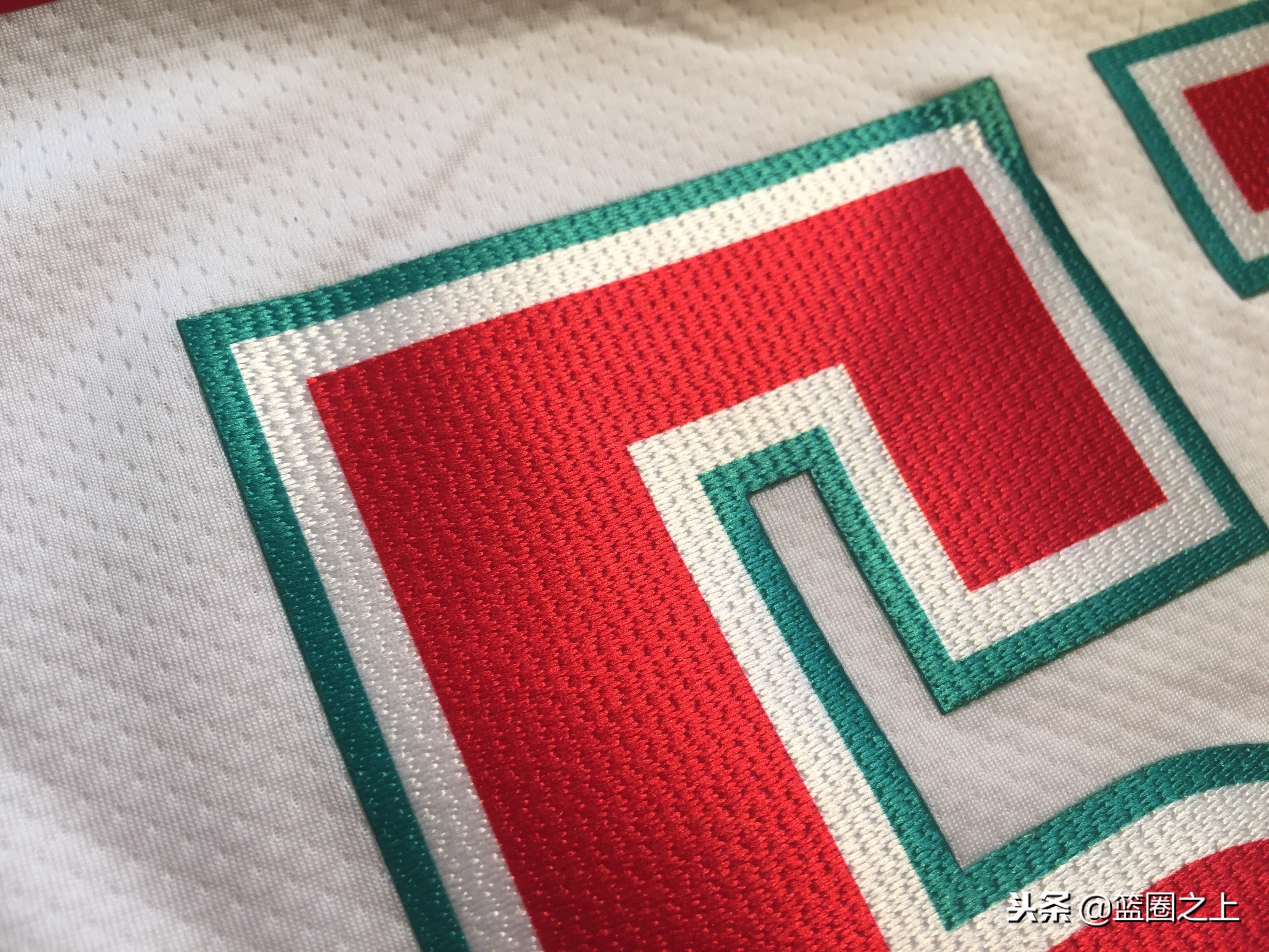 真是美如画,女篮球员好看的球衣